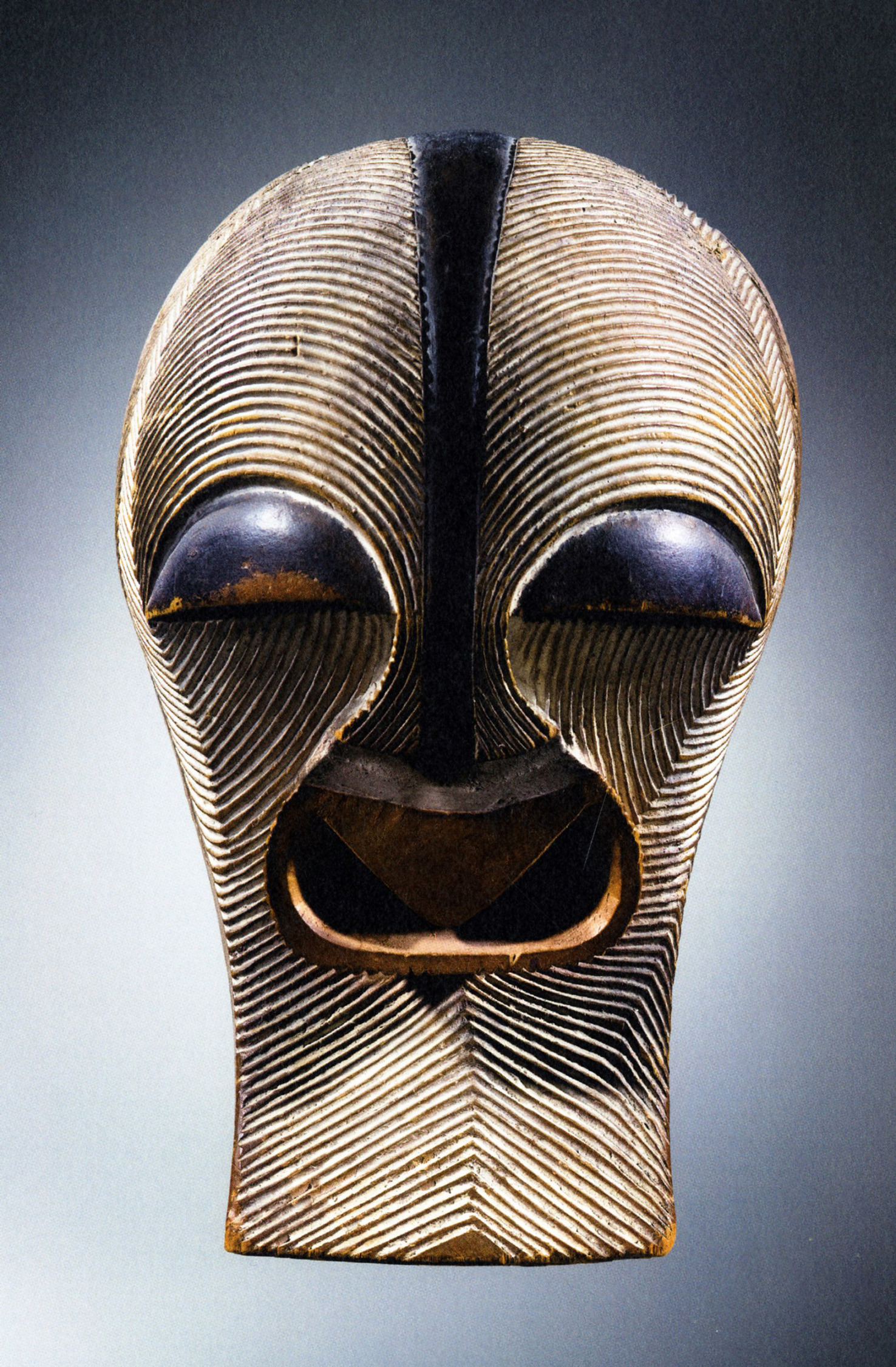 Maske der Songye, D. R. Kongo